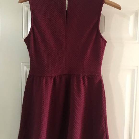 Maroon Sleeveless eless Dress - Picture 2 of 2
